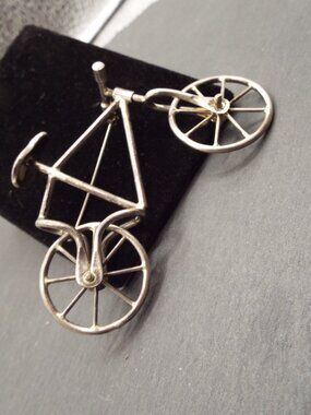 MEXICO ARTISAN STERLING SILVER 2-WHEEL BEACH BIKE *WHEELS MOVE* LARGE PIN 51